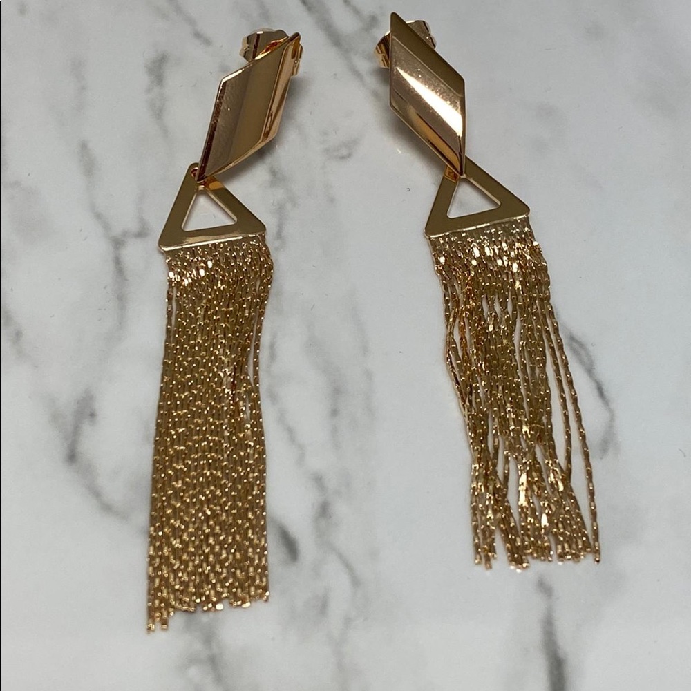 Gold earrings set